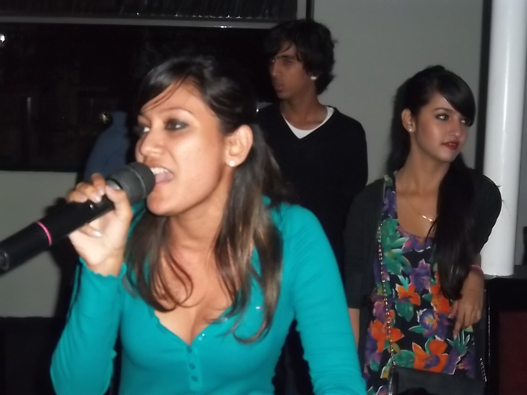 English Karaoke Gig in Pune